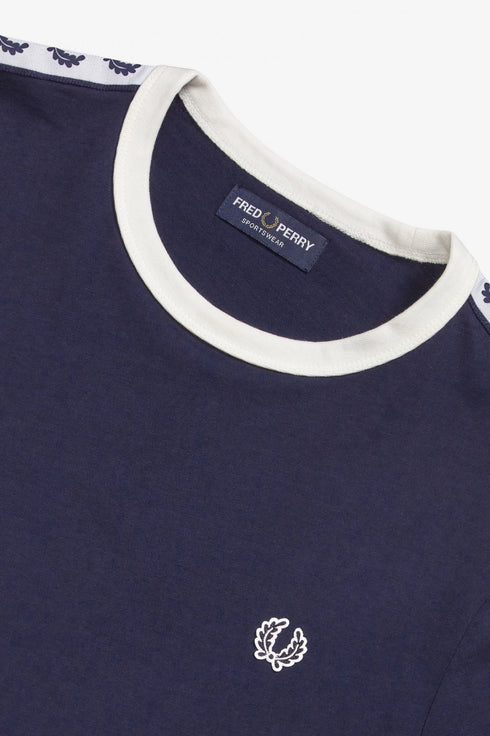 T-shirt Uomo con nastro iconico M6347 Blu FRED PERRY- Francavilla Moda